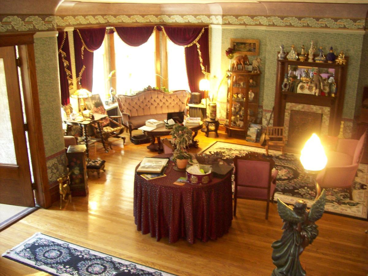 Scarlett House Victorian B & B Janesville Bagian luar foto