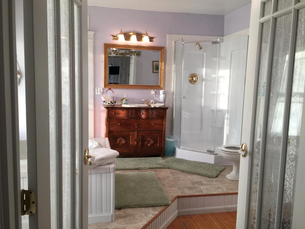 Scarlett House Victorian B & B Janesville Bagian luar foto