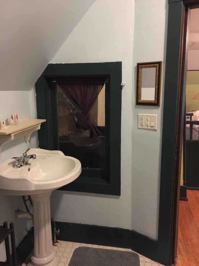 Scarlett House Victorian B & B Janesville Bagian luar foto
