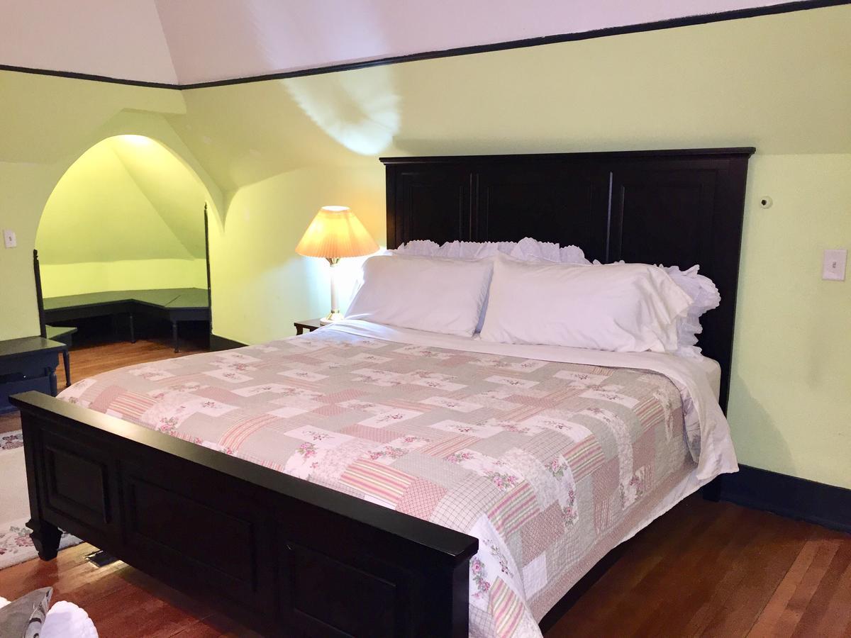 Scarlett House Victorian B & B Janesville Bagian luar foto