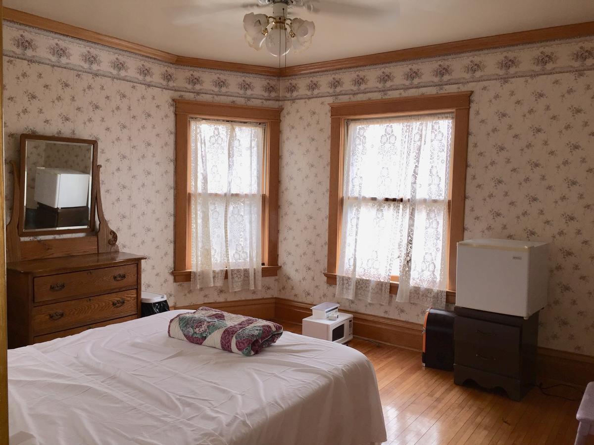 Scarlett House Victorian B & B Janesville Bagian luar foto